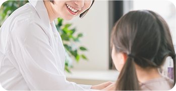 保護者の不安や悩みに、子育て中の小児科専門医である院長ならではのママ目線で寄り添います